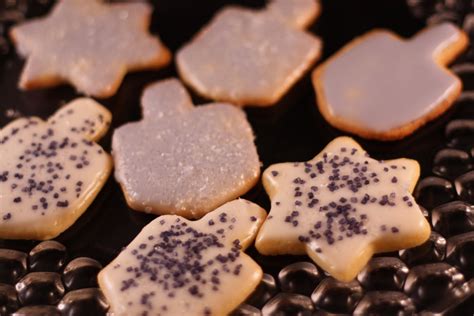 Chanukkah Sugar Cookies | Couldn't Be Parve