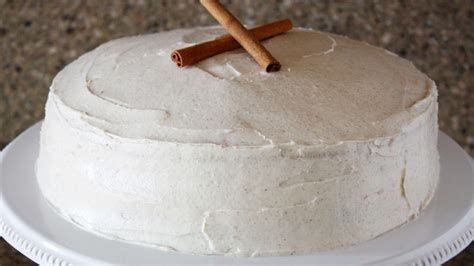 Snickerdoodle Cake with Cinnamon Cream Cheese …