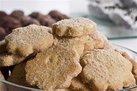Polvorones de Canela ~ Cinnamon Sugar Cookies