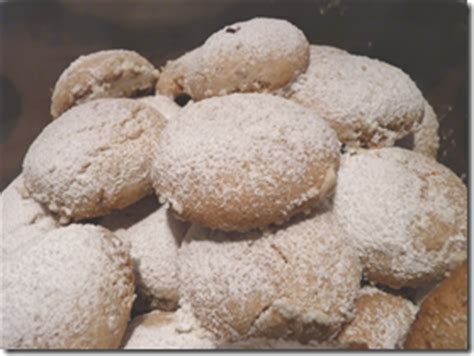 Greek Holiday Cookies – Kourabiedes Recipe