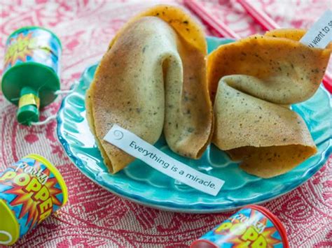 Chinese Good Fortune Cookies - LunaCafe