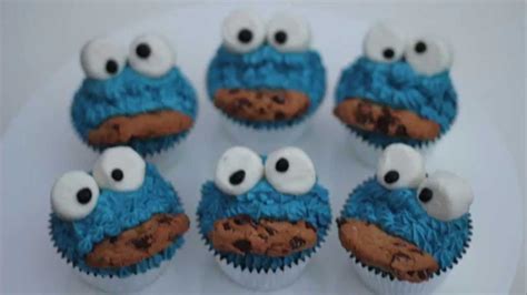 How to make Cookie monster cupcakes recipe - YouTube