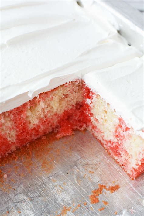 Incredibly Easy Strawberry Jello Poke Cake Recipe - Lady …