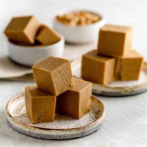 2 Ingredient Peanut Butter Fudge - Damn Easy Recipes