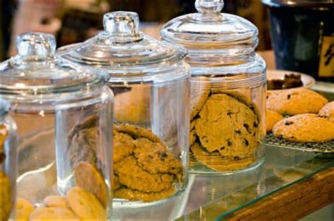 Old Fashioned Cookie Jars - Practical & Collectable