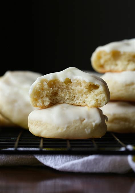 Soft Cream Cheese Lemon Cookies - Cookies and Cups