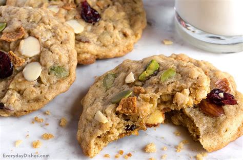 Chewy Trail Mix Oatmeal Cookies Recipes