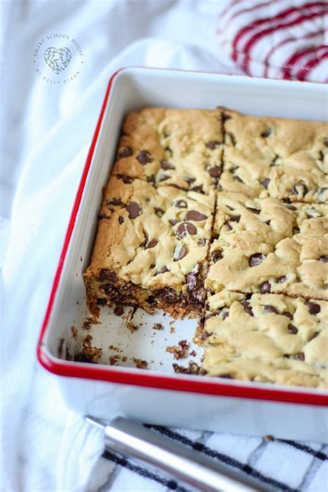 Chocolate Chip Cookie Bars! - Smart School House