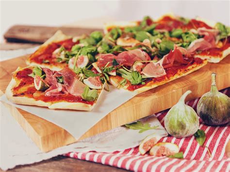Original Italian Pizza | Recipe | Kitchen Stories