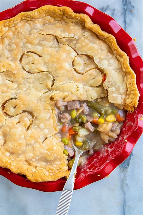 Fast & Easy Beef Pot Pie - The Kitchen Magpie