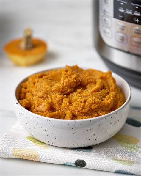 Recipe: Instant Pot Pumpkin Purée - Kitchn