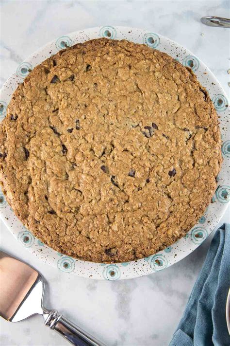 Giant Oatmeal Chocolate Chip Cookie | Bunsen Burner …
