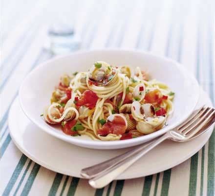 Spaghetti alle vongole recipe - BBC Good Food