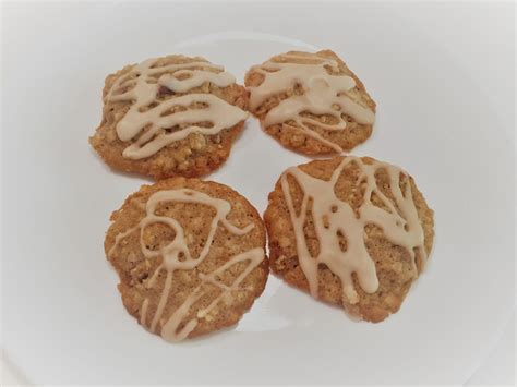 Maple Pecan Oatmeal Cookies Recipe | Sarah Scoop