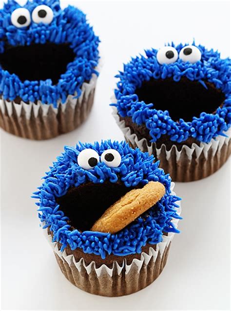 cookie monster cupcakes - i am baker