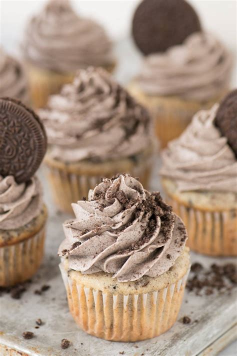 Oreo Cupcakes - the best cookies and cream cupcakes!