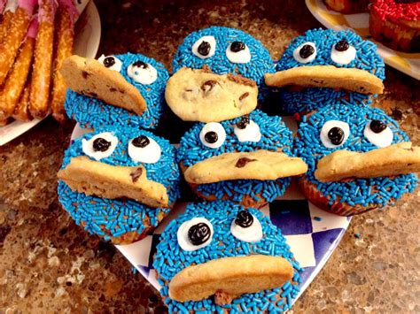 Easy Elmo and Cookie Monster Cupcakes - Fun Family …