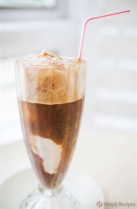 Root Beer Float Recipe - Simply Recipes
