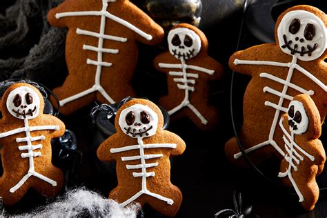 Scarily good gingerbread skeleton cookies for …