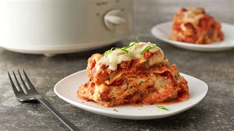 Easy Slow-Cooker Lasagna Recipe - Tablespoon.com