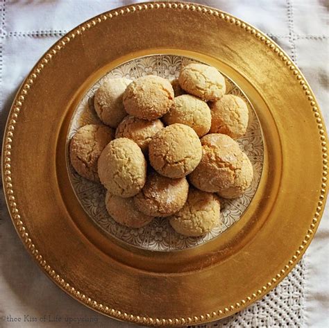 Amaretti di Saronno - Italian Almond Cookies | RECIPE