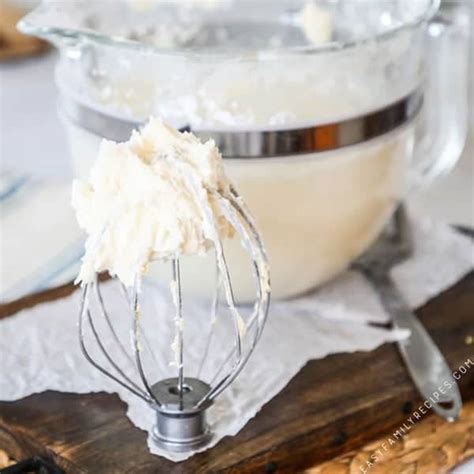 Best Tasting Buttercream Frosting · Easy Family Recipes