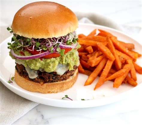 Our 6 Best Meatless Burger Recipes - Clean Eating