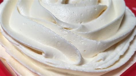 Simple and Delicious Buttercream Frosting Recipe