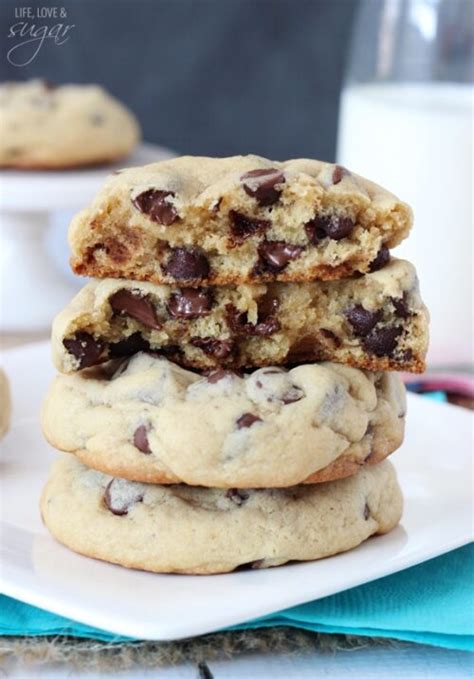 The Best Chewy Chocolate Chip Cookies | Life Love