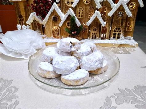 Kourabiedes (Greek Almond Christmas Cookies ... - Vicki's …