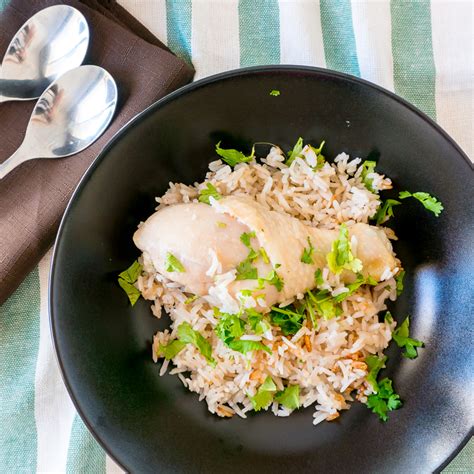 One-Pot: Easy Rice Cooker Hainanese Chicken Rice