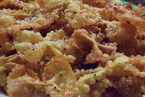 Crostoli (Italian Bow Tie Cookies) | La Cucina Grandinetti
