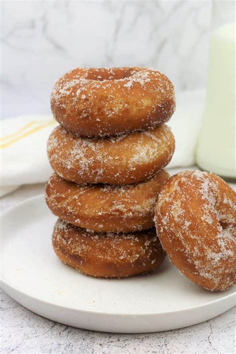 Italian Sugar Doughnuts (Ciambelle fritte) - Mangia Bedda