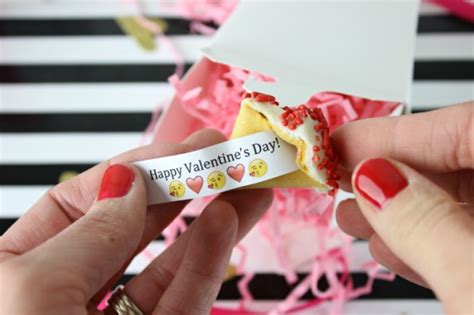 DIY Custom Fortune Cookies - Valentine's Edition