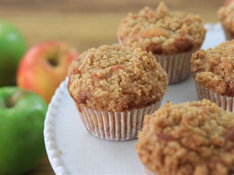 Apple Crumble Muffins Recipe - The Cooking Foodie