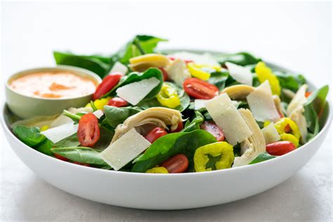 Roasted Red Pepper Spinach Salad Recipe - Home Chef