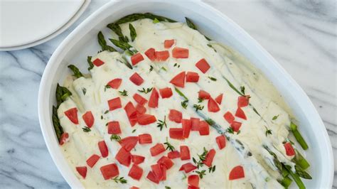 Creamy Garlic Asparagus Bake Recipe - BettyCrocker.com