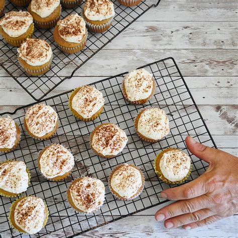Tiramisu Cupcakes with Mascarpone Frosting - Cook