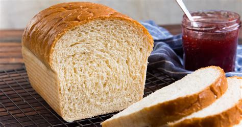The Best Homemade Bread (White Bread Recipe)