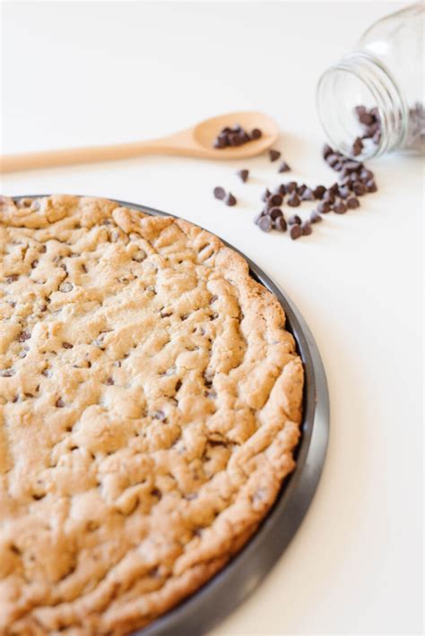 A Giant Cookie Recipe - Everyday Reading
