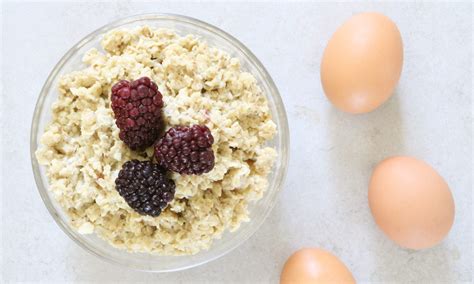 Yes, You Should Cook an Egg into Your Oatmeal