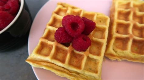 Easy Low Carb Waffle Breakfast With Coconut Flour - Easy …