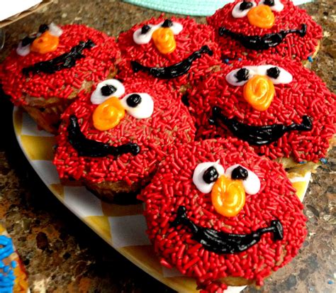 Easy Homemade Elmo and Cookie Monster Cupcakes