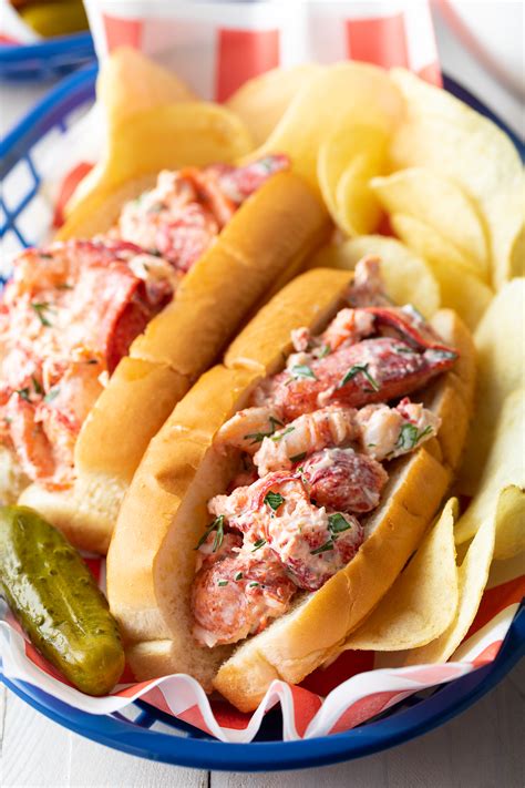 Best Maine Lobster Roll Recipe (Authentic) - A Spicy …