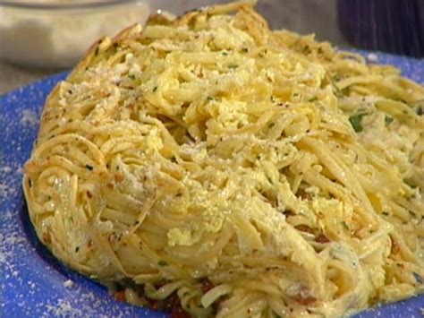 Classic Spaghetti Carbonara Recipe | Food Network