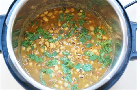Black-Eyed Peas Curry (Indian Lobia Masala) - Piping Pot …
