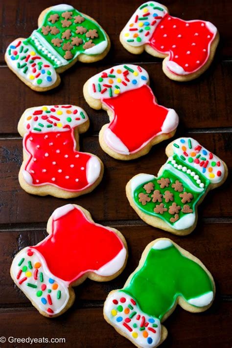 Small batch sugar cookies recipe with easy sugar icing