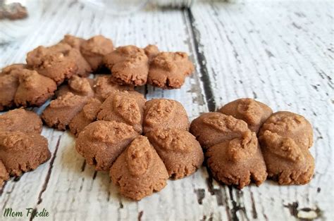 Chocolate Peanut Butter Spritz Cookies Recipe - Mom …