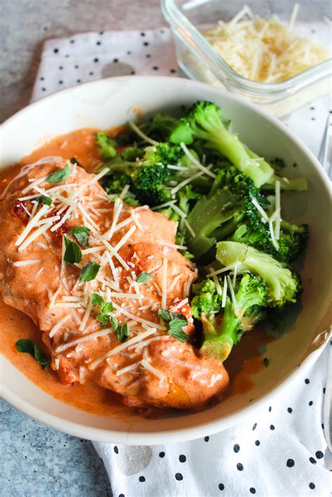 Slow Cooker Tomato Basil Chicken - Fit Mom Journey