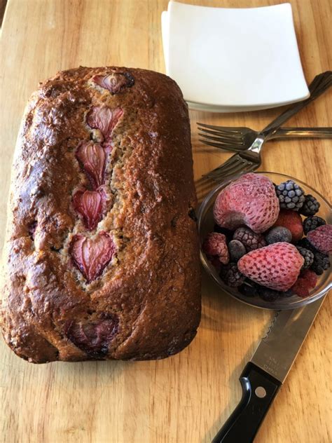 Mixed Berry Bread #BerryWeek - Cindy's Recipes and …